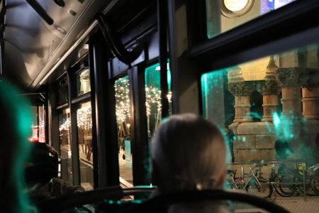 Imagen desde el interior de un autobús municipal de Donostia